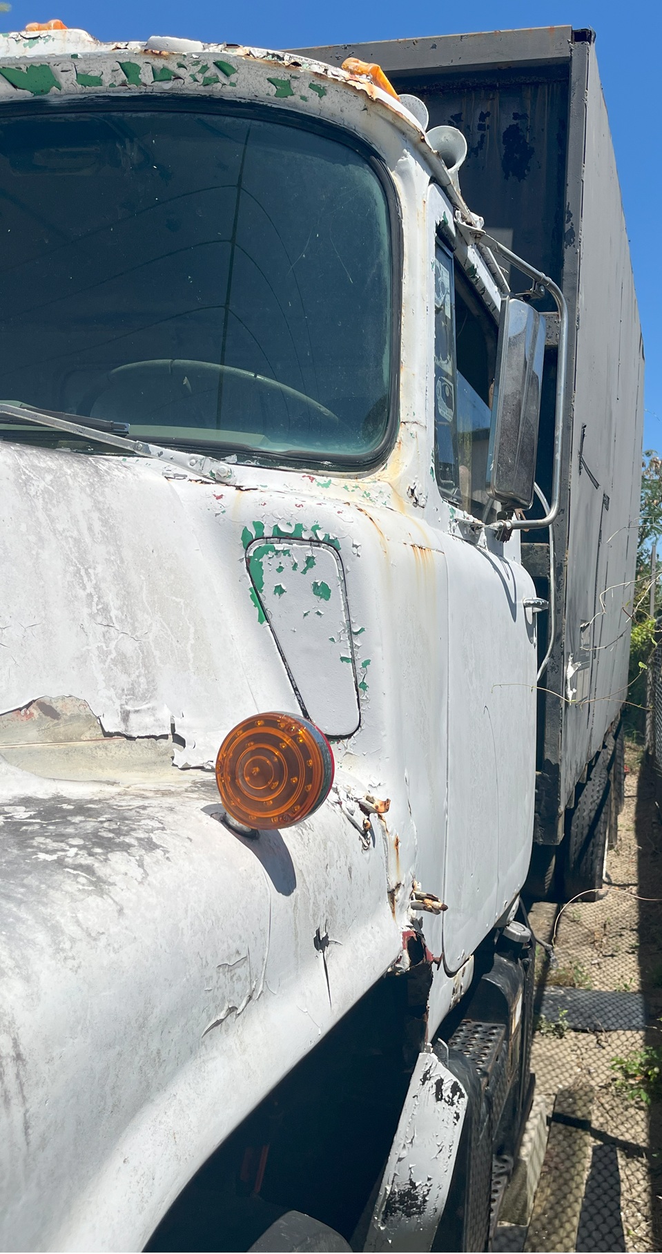 1975 MACK DM686S - Image 4